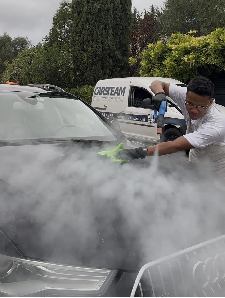 Camion CARSTEAM et intervention vapeur sur une Audi A6